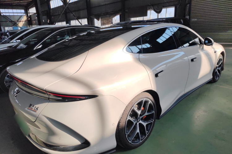 智己汽车 智己L6 2025款 Ultra车身外观7