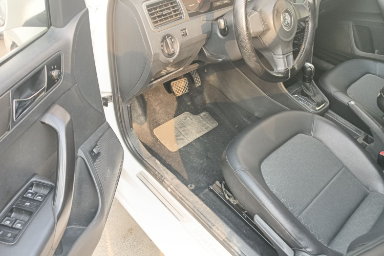 大众 桑塔纳 2015款 1.6L 自动舒适版中控内饰20