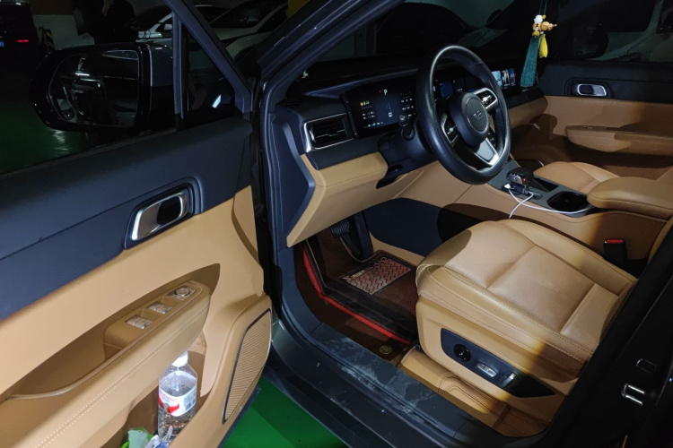 理想汽车 理想ONE 2021款 增程6座版中控内饰20