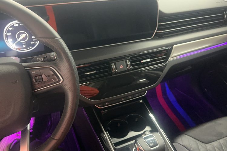 红旗HS5 2022款 2.0T 智联旗享版中控内饰7003