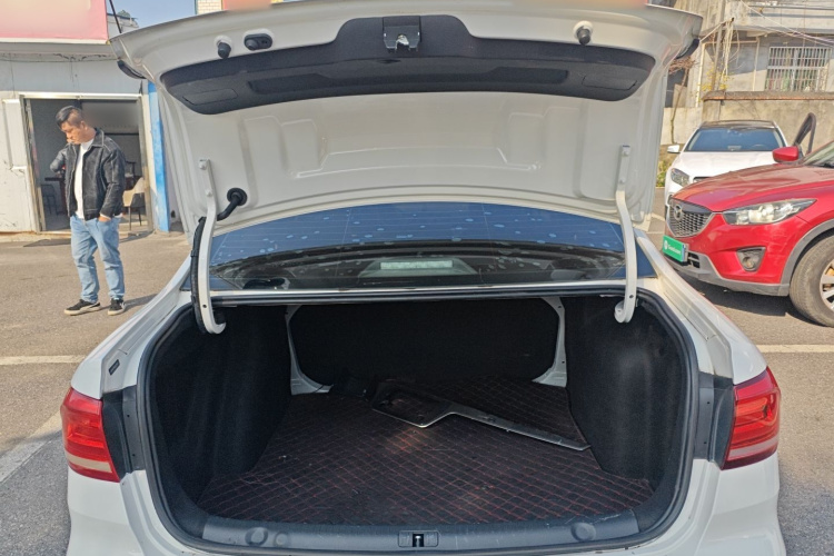 大众 2019款 朗逸启航 1.5L 自动风尚版 国VI机舱底盘23