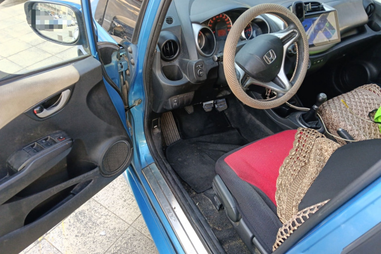 本田 飞度 2011款 1.3L 手动舒适版中控内饰20