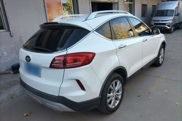 奔腾X80 2017款 1.8T 自动豪华型车身外观7