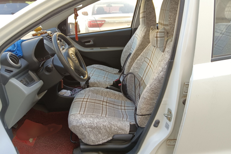 铃木 奥拓 2013款 改款 1.0L 手动舒适型局部细节19