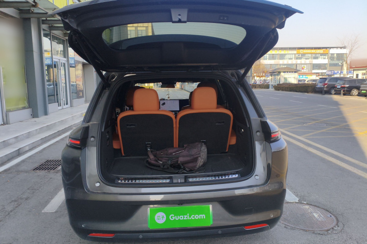 理想汽车 理想L8 2023款 Pro机舱底盘23