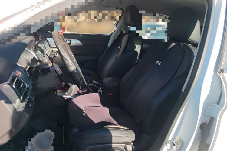 哈弗H2 2017款 蓝标 1.5T 手动两驱精英型中控内饰19