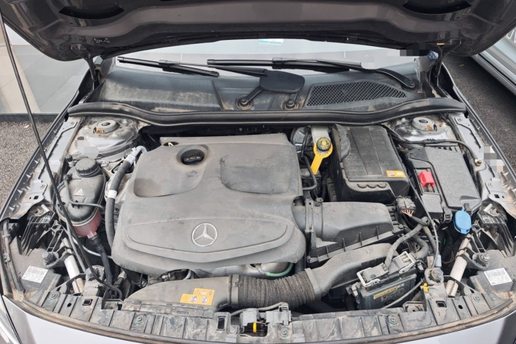 奔驰GLA 2015款 GLA 200 动感型机舱底盘24