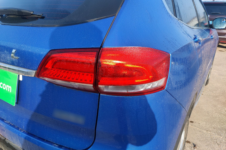 哈弗H2s 2017款 蓝标 1.5T 手动精英型车身外观9