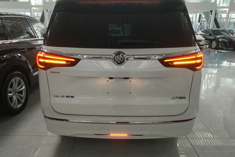 别克GL8 2022款 ES陆尊 653T 尊享型车身外观6