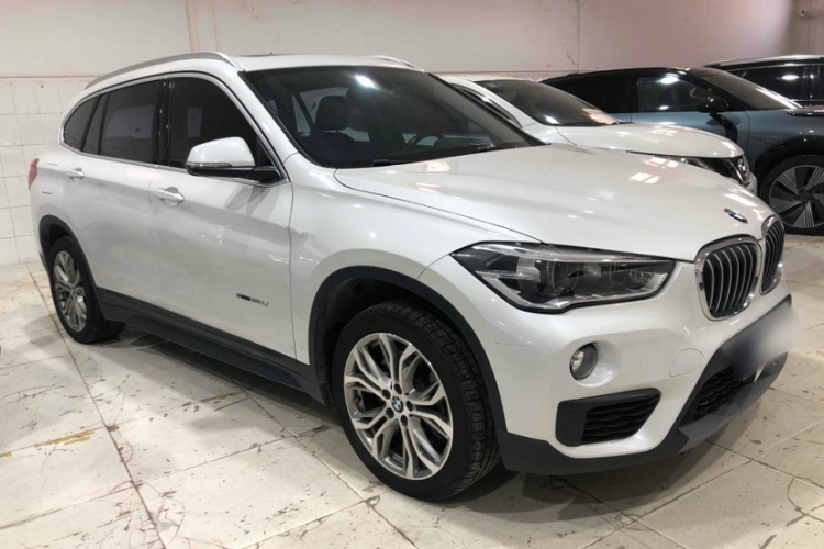 宝马X1 2018款 sDrive20Li 领先型车身外观6001