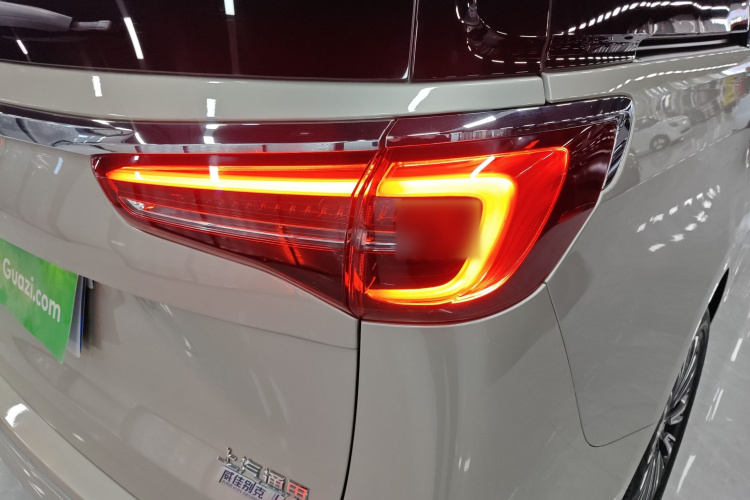 别克GL8 2022款 ES陆尊 653T 豪华型车身外观9