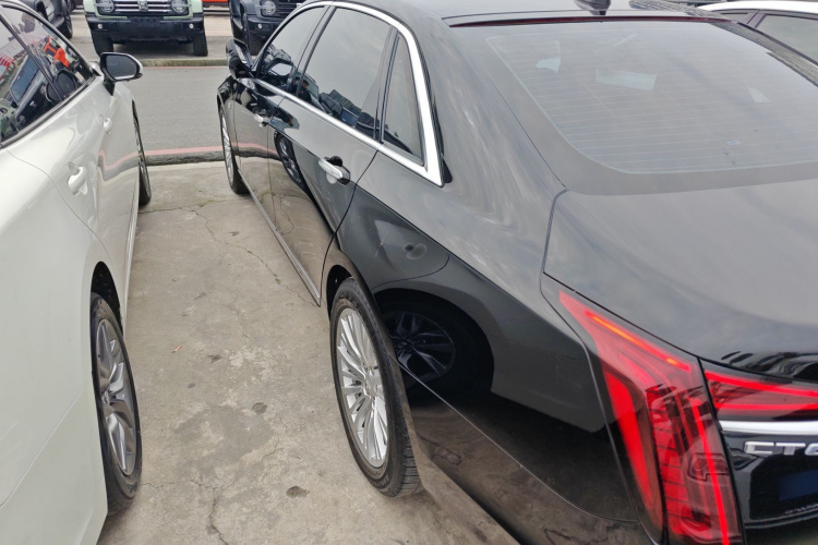 凯迪拉克CT6 2019款 28T 豪华型车身外观4