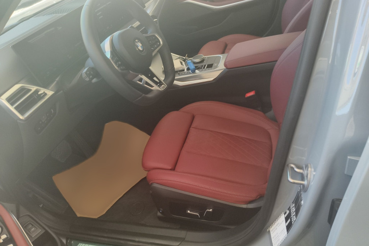 宝马3系 2025款 330Li M运动曜夜套装局部细节19