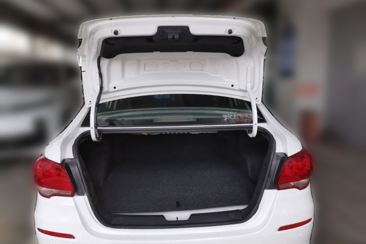 雪佛兰 科沃兹 2019款 320 自动欣享天窗版中控内饰23