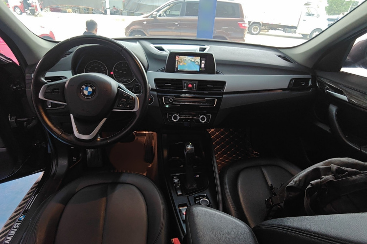 宝马X1 2016款 sDrive18Li 尊享型中控内饰7002