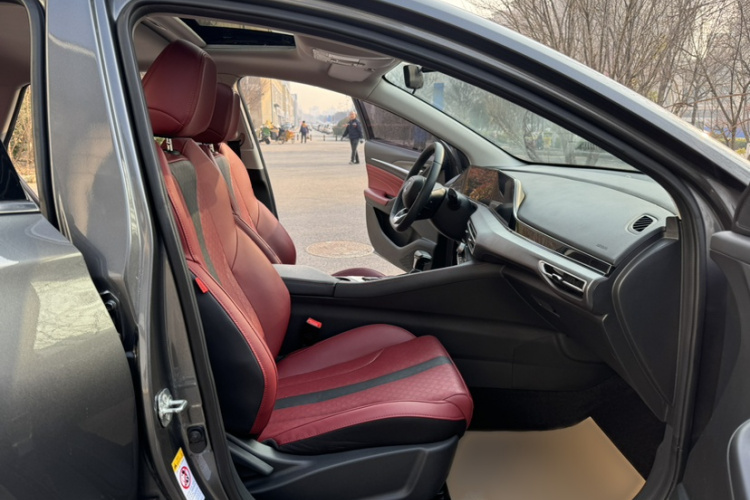 长安 逸动 2021款 PLUS 蓝鲸NE 1.4T GDI DCT尊贵型中控内饰7004