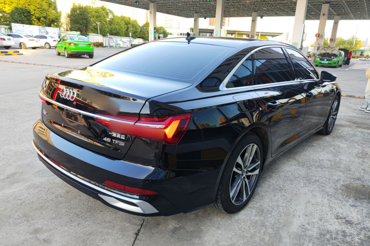奥迪A6L 2024款 40 TFSI 豪华动感型车身外观7