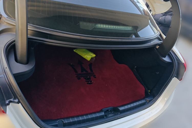 玛莎拉蒂 Ghibli 2014款 3.0T 标准版中控内饰23