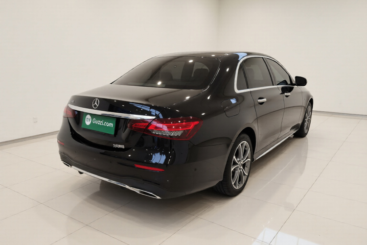 奔驰E级 2021款 改款 E 300 L 运动时尚型车身外观7