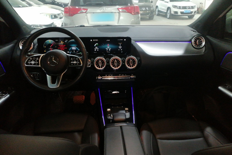 奔驰GLA 2023款 改款 GLA 200中控内饰7002