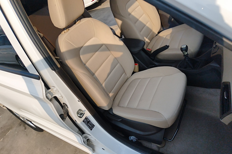 五菱汽车 五菱宏光 2019款 1.5L S标准型国VI LAR局部细节41