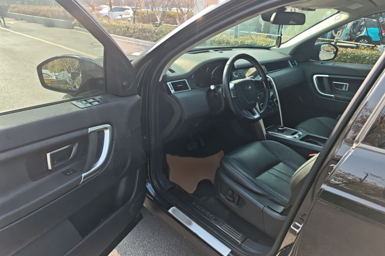 路虎 发现神行 2017款 2.0T SE中控内饰7003