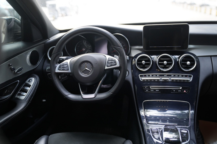 奔驰C级 2017款 改款 C 200 运动版车身外观6005