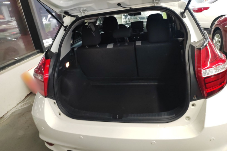 丰田 YARiS L 致炫 2021款 1.5L CVT领先版机舱底盘23