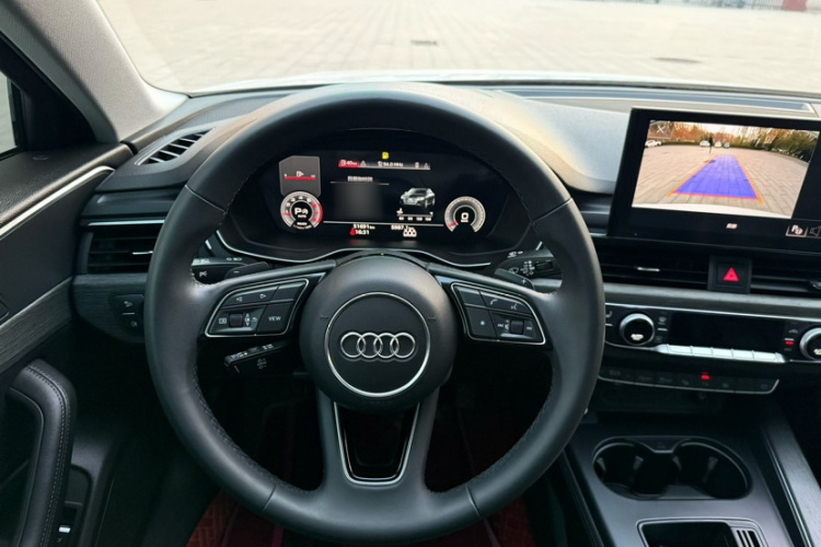 奥迪A4L 2022款 40 TFSI 豪华致雅型中控内饰7002