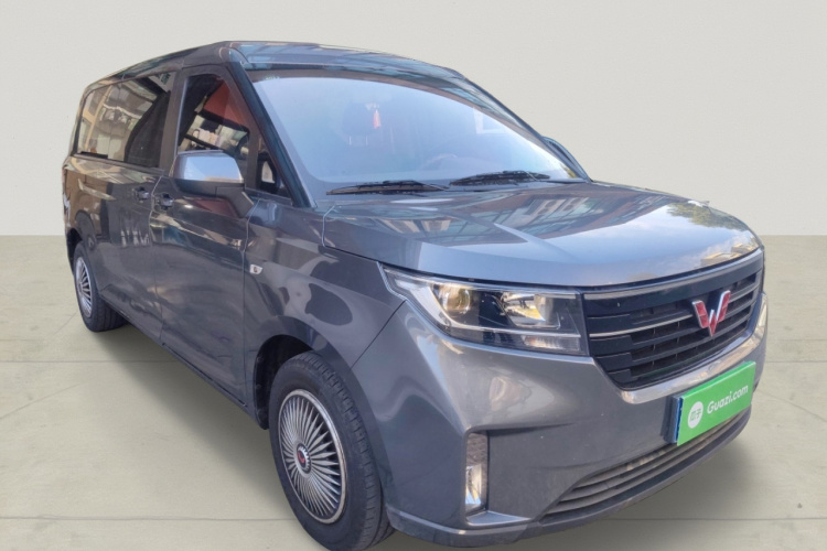 五菱汽车 五菱征程 2021款 1.5T 手动豪华型车身外观3