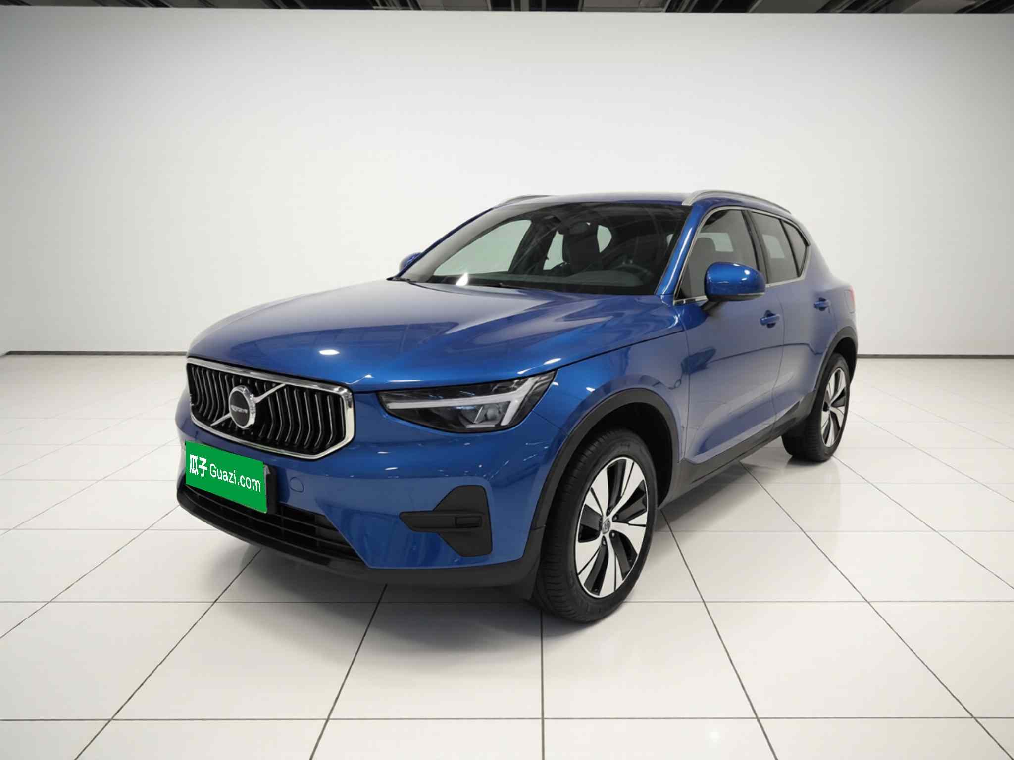 沃尔沃XC40 2024款 B3 智远豪华版(2)