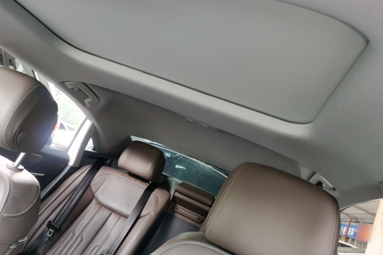 奥迪A7L 2022款 45 TFSI quattro S-line 见远型流晶套装局部细节22