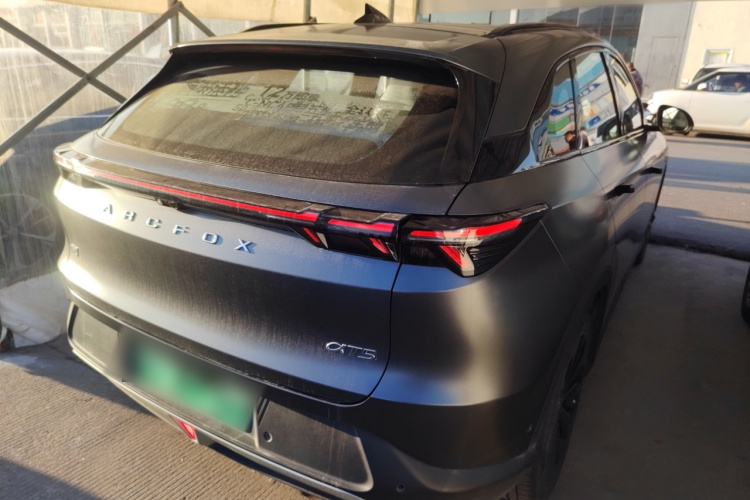 ARCFOX极狐 极狐 阿尔法T5(ARCFOX αT5) 2024款 660 MAX车身外观7