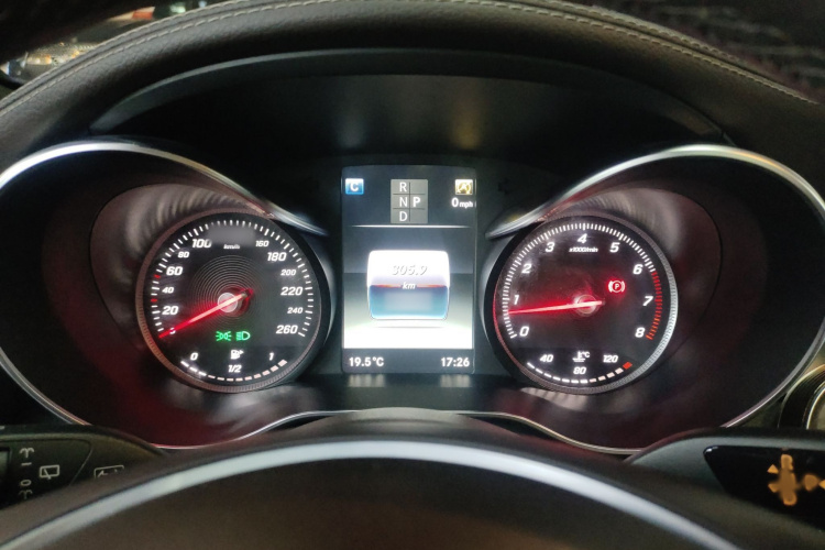 奔驰GLC 2017款 GLC 300 4MATIC 动感型局部细节14