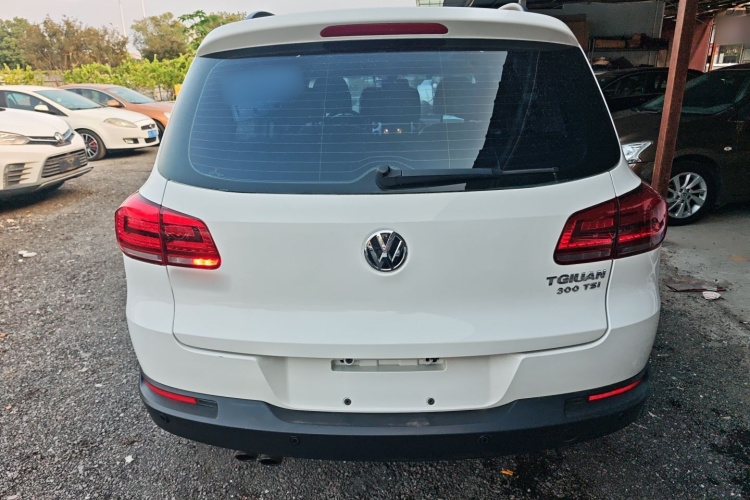 大众 途观 2016款 300TSI 自动两驱舒适版车身外观6