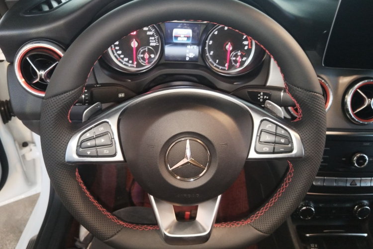 奔驰CLA 2018款 CLA 220 4MATIC局部细节13