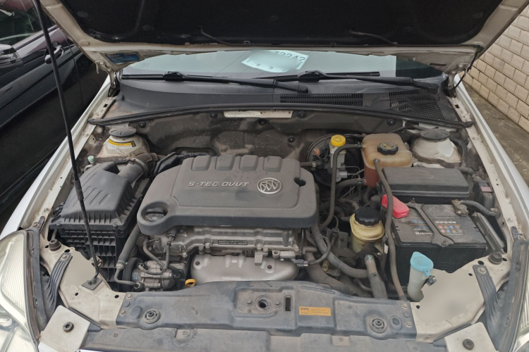 别克 凯越 2013款 1.5L 自动经典型机舱底盘24