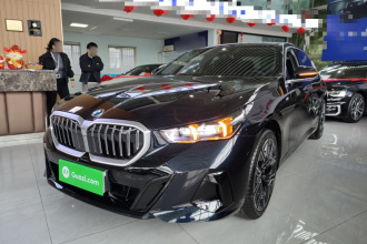 宝马5系 2025款 530Li 尊享型 M运动套装