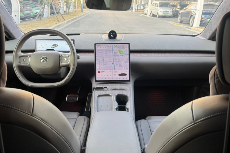 蔚来ET7 2024款 75kWh 行政签名版中控内饰7011