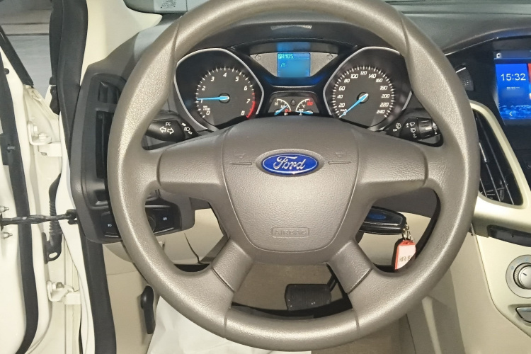 福特 福克斯 2012款 三厢 1.6L 自动舒适型局部细节13