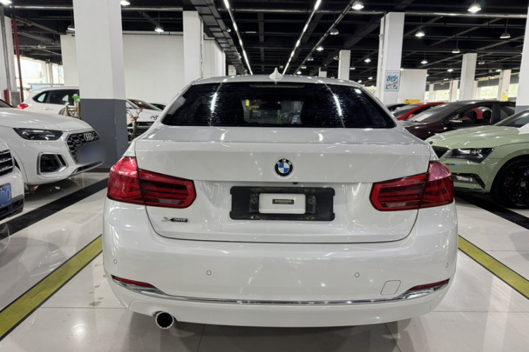 宝马3系 2017款 318Li 时尚型车身外观6004