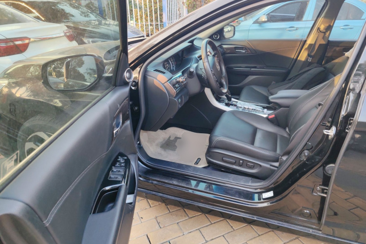 本田 雅阁 2016款 2.4L 豪华版中控内饰20