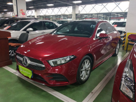 奔驰A级 2020款 改款 A 200 L 运动轿车时尚型