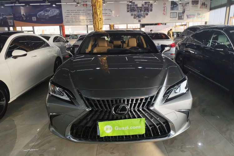 雷克萨斯ES 2022款 300h 卓越版车身外观2