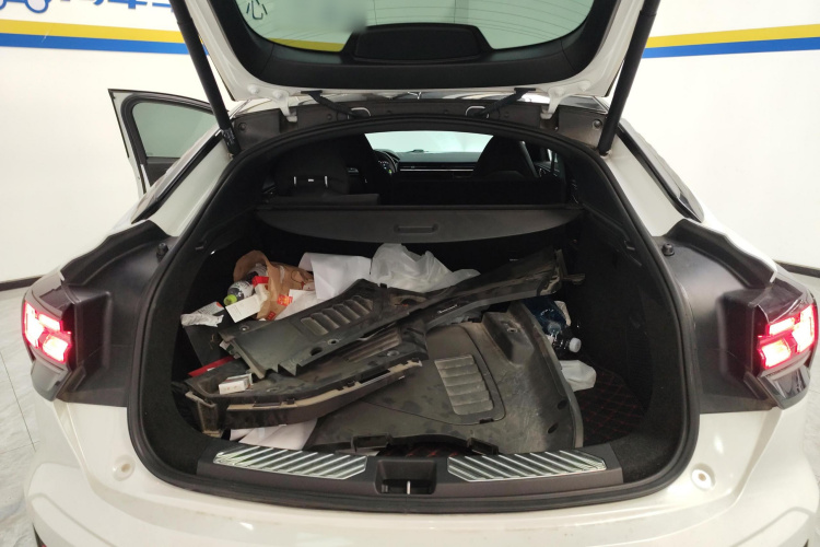 领克05 2022款 2.0TD 四驱劲Halo机舱底盘23