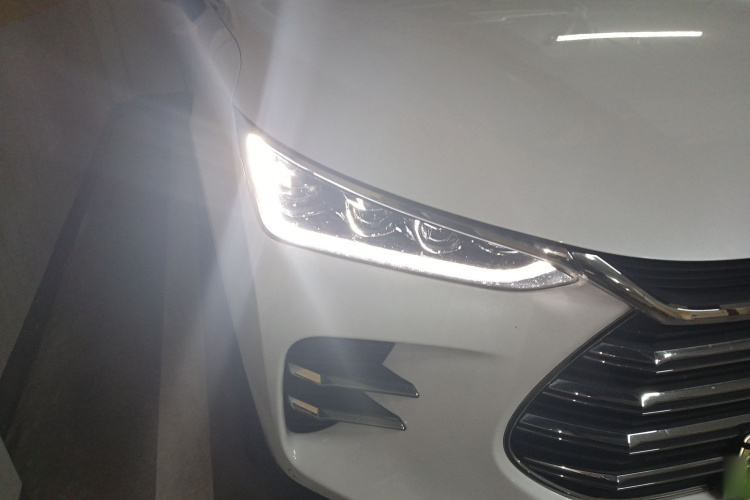 比亚迪 唐新能源 2018款 DM 2.0T 全时四驱智联创享型 7座 国V车身外观6006