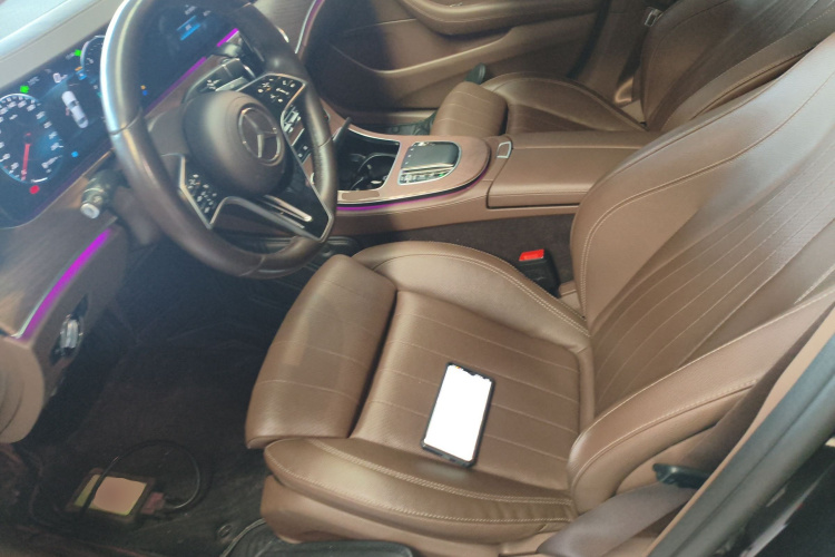 奔驰E级 2023款 改款 E 260 L局部细节19