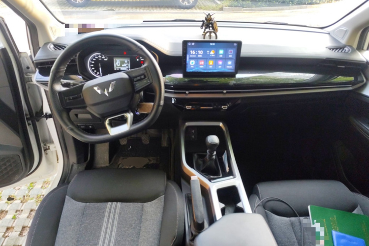 五菱汽车 五菱佳辰 2022款 1.5L 手动乐享精英型中控内饰12