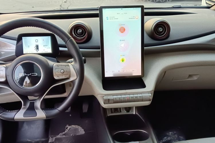 比亚迪 海豚 2021款 405km 时尚版中控内饰7002