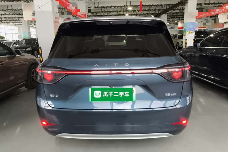鸿蒙智行 问界M9 2024款 增程 Ultra版 52kWh 5座版车身外观6004